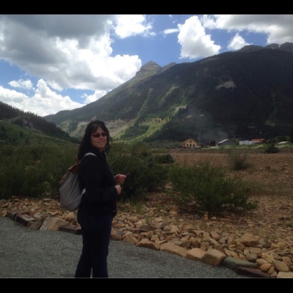 Meet your Posher, Audra - Picture 2 of 2